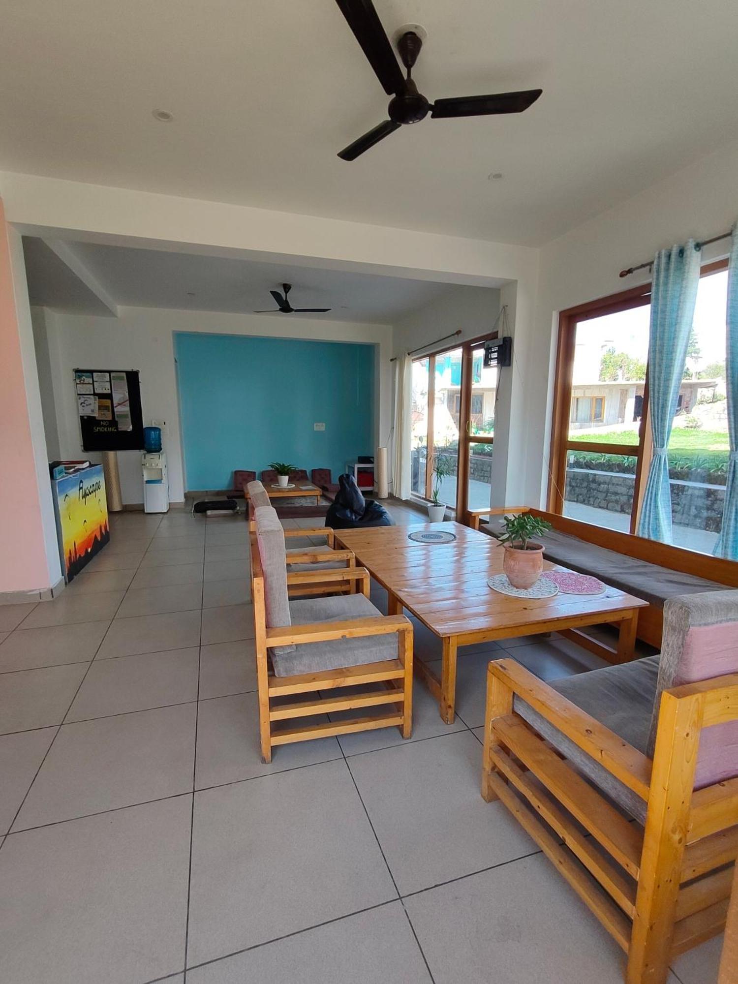Flyscape Hostel บีร์ ภายนอก รูปภาพ
